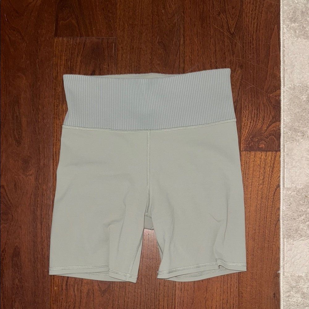 Vuori ribbed studio shorts